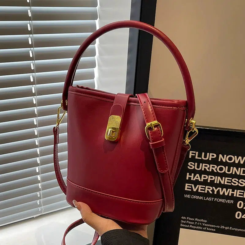 Adjustable Strap Bucket Shaped Bag