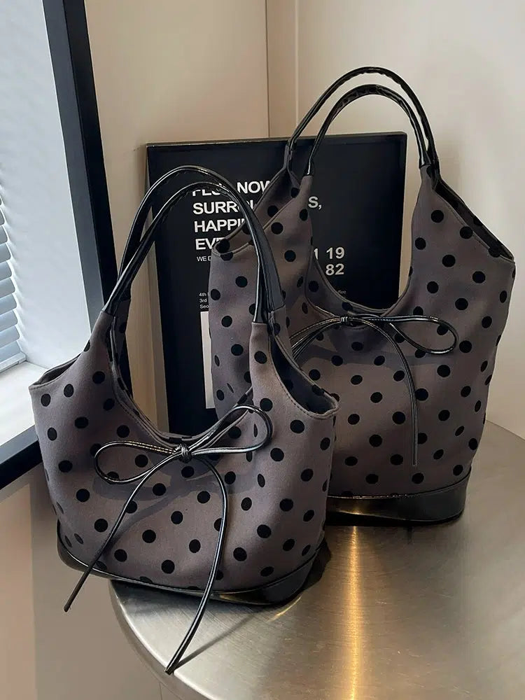 Bow Accent Knitted Tote Bag