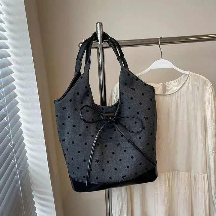 Bow Accent Knitted Tote Bag