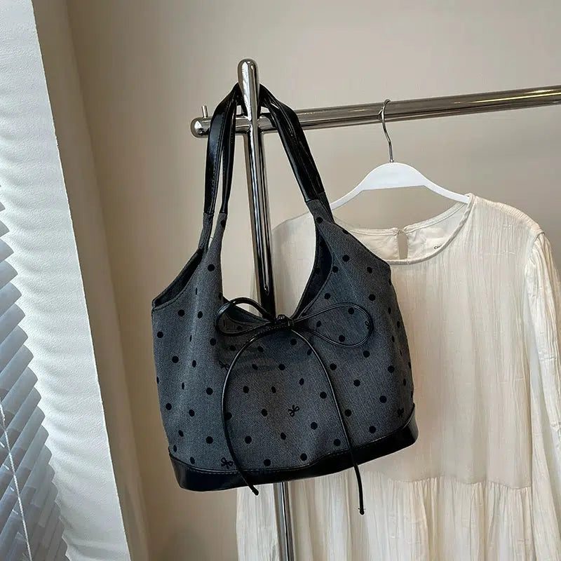 Bow Accent Knitted Tote Bag