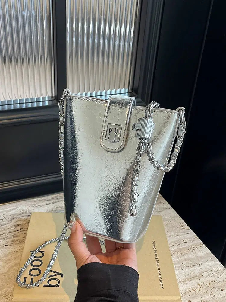 Chain Strap Bucket Bag