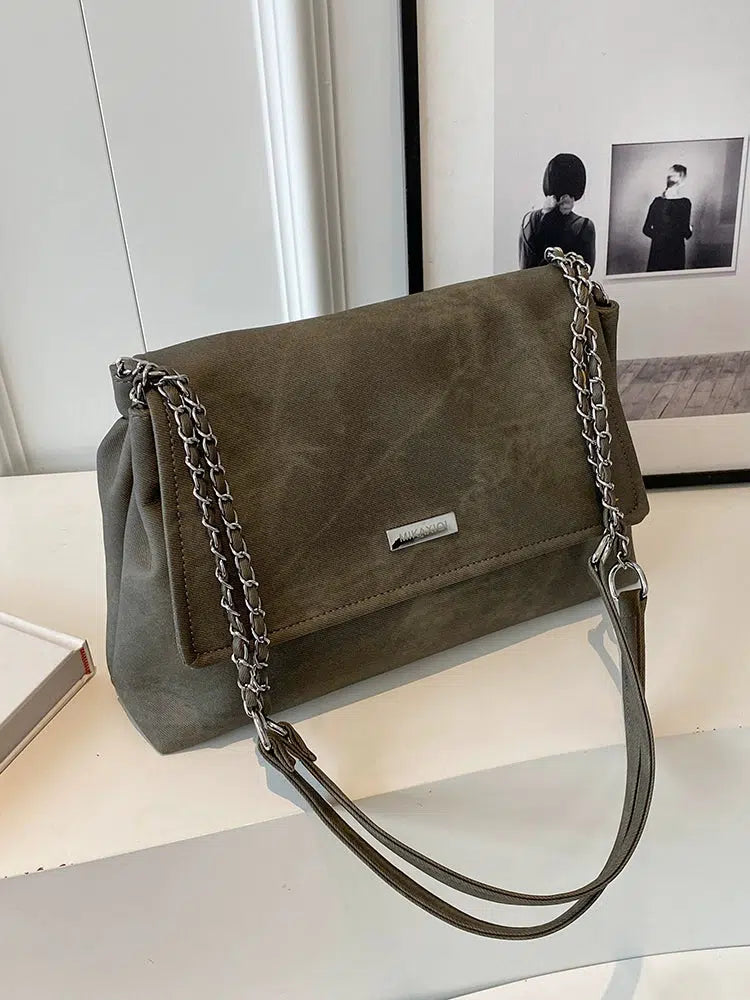 Chain Strap Shoulder Bag