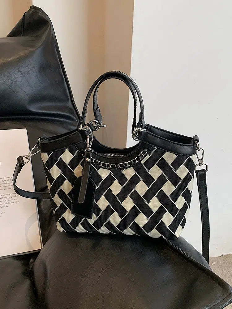 Geometric Pattern Shoulder Bag