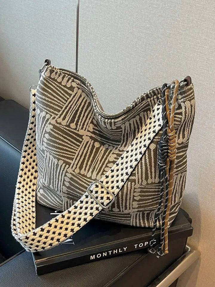 Geometric Pattern Shoulder Bag