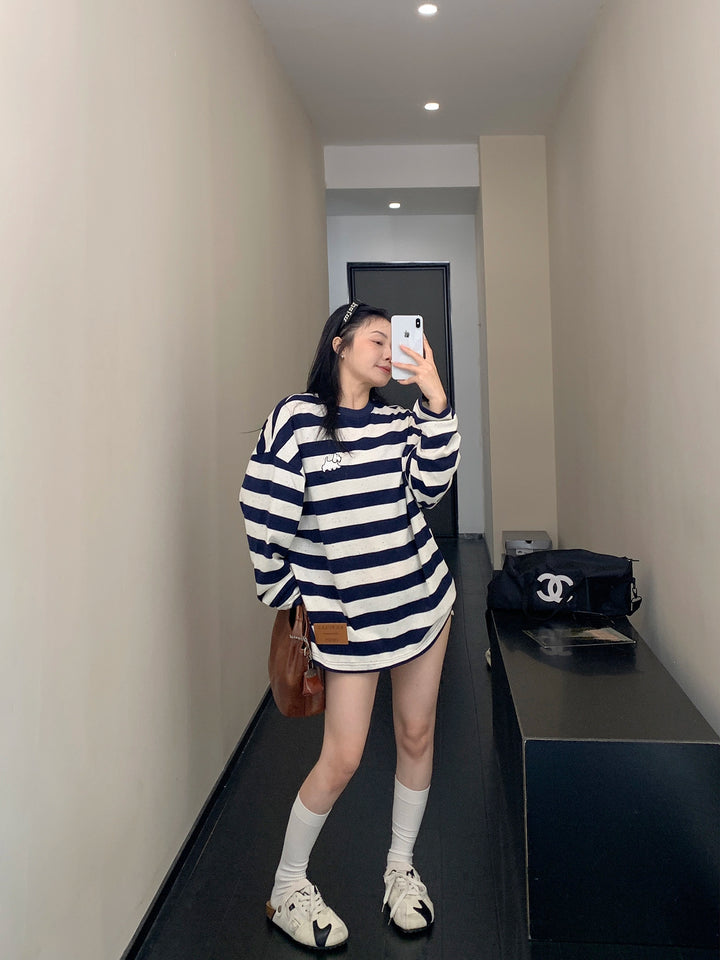 Striped Loose Embroidered Sweatshirt
