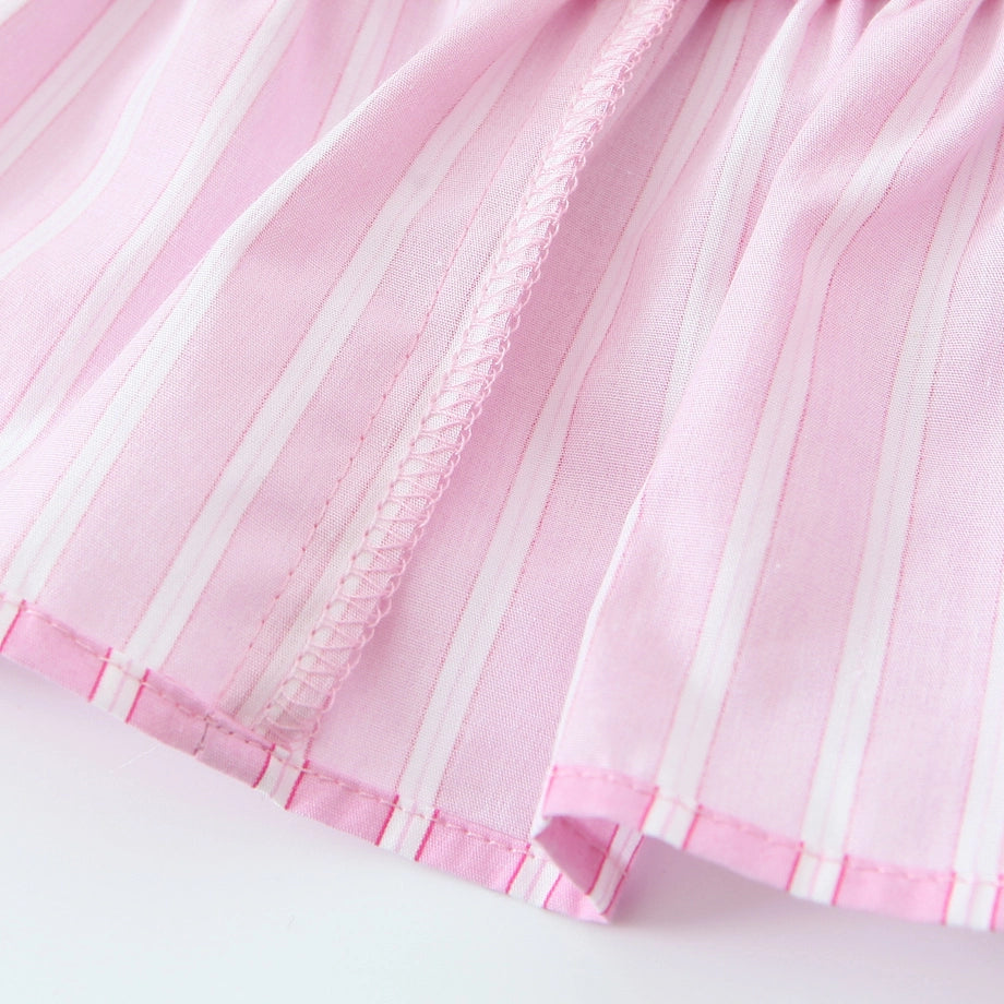 طقم قميص مزخرف بأشرطة وسروال قصير