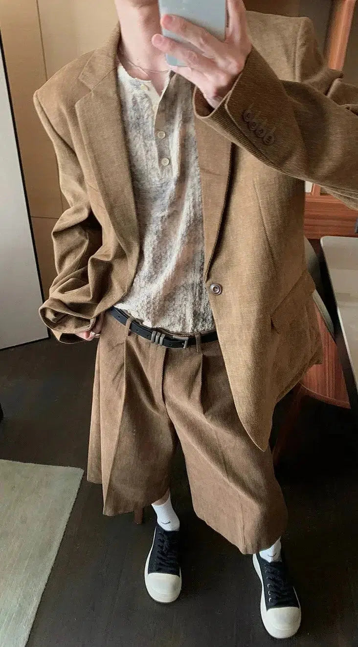 Oversized Blazer & Mid-length Pleated Pants