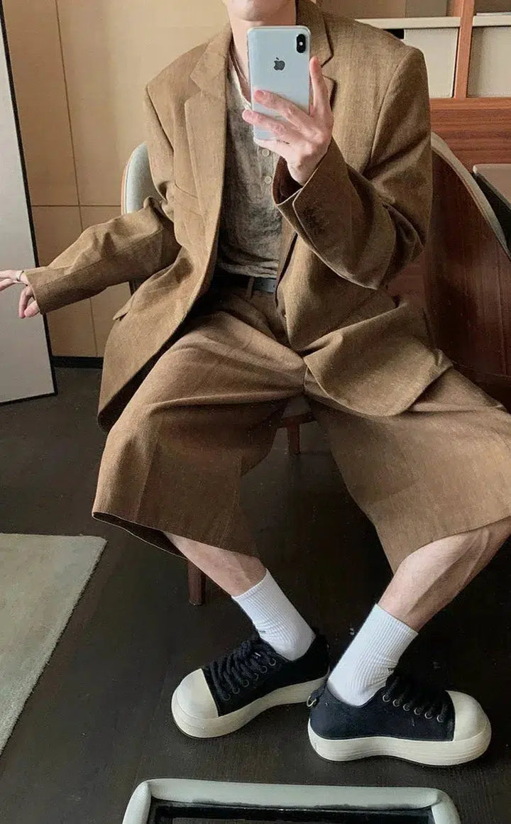 Oversized Blazer & Mid-length Pleated Pants