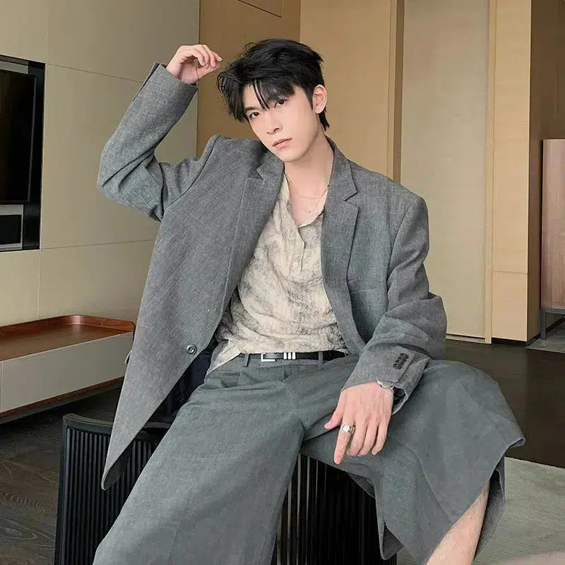 Oversized Blazer & Mid-length Pleated Pants