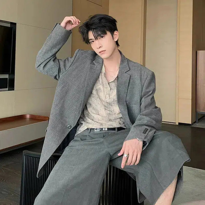 Oversized Blazer & Mid-length Pleated Pants