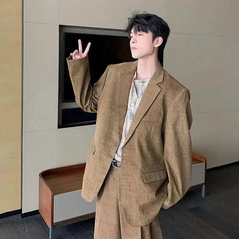 Oversized Blazer & Mid-length Pleated Pants