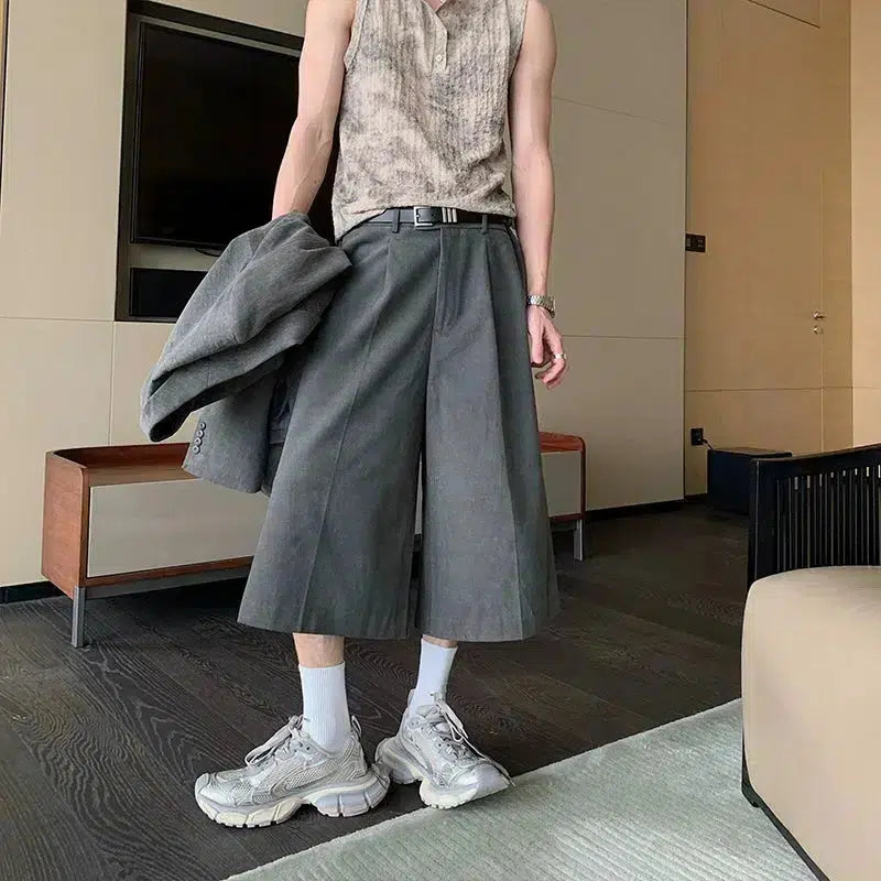 Oversized Blazer & Mid-length Pleated Pants