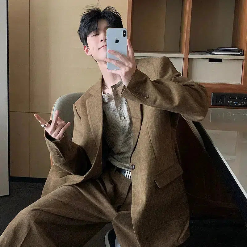 Oversized Blazer & Mid-length Pleated Pants