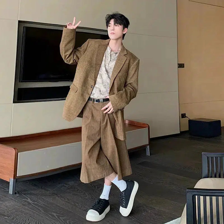 Oversized Blazer & Mid-length Pleated Pants