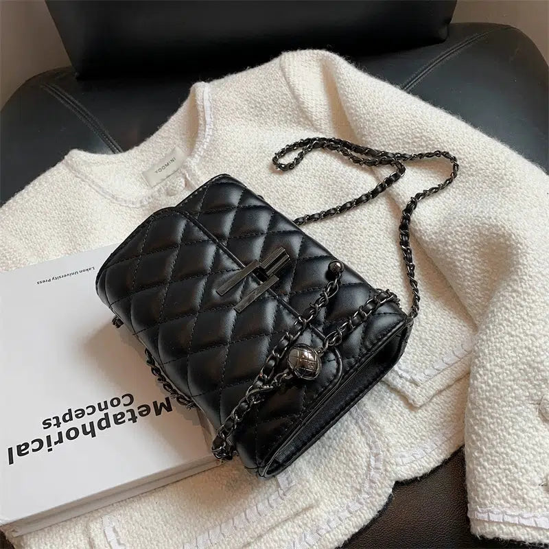 Quilted Chain Shoulder Bag