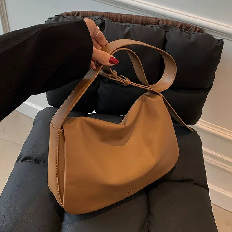 Sleek Leather Shoulder Bag