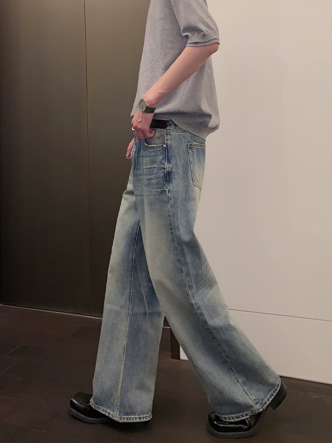 Distressed Straight Loose Fit Jeans