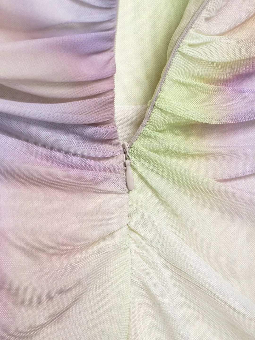 فستان ميدي بدون أكمام من تول مطبوع نحيف