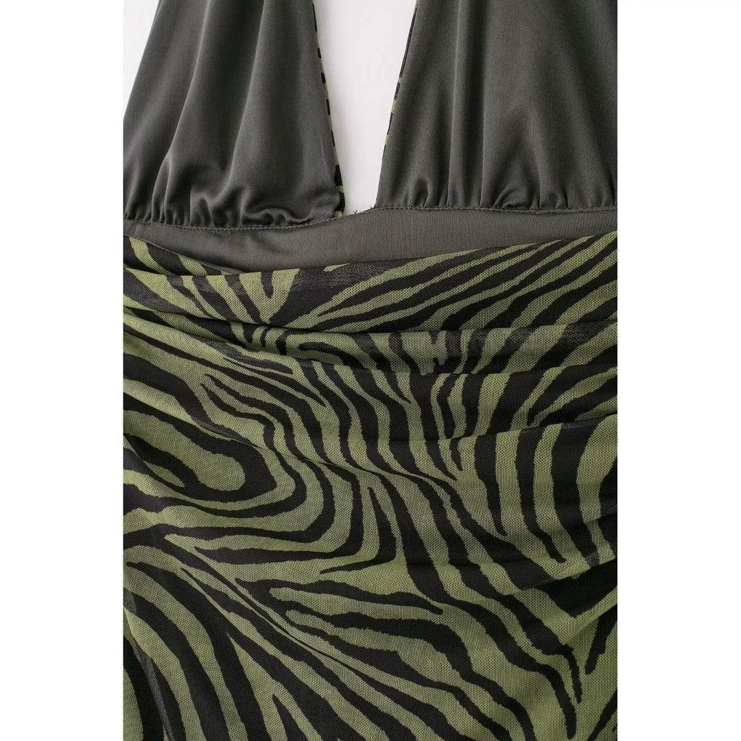 فستان هالتير من التول المطبوعة بقصة ضيقة