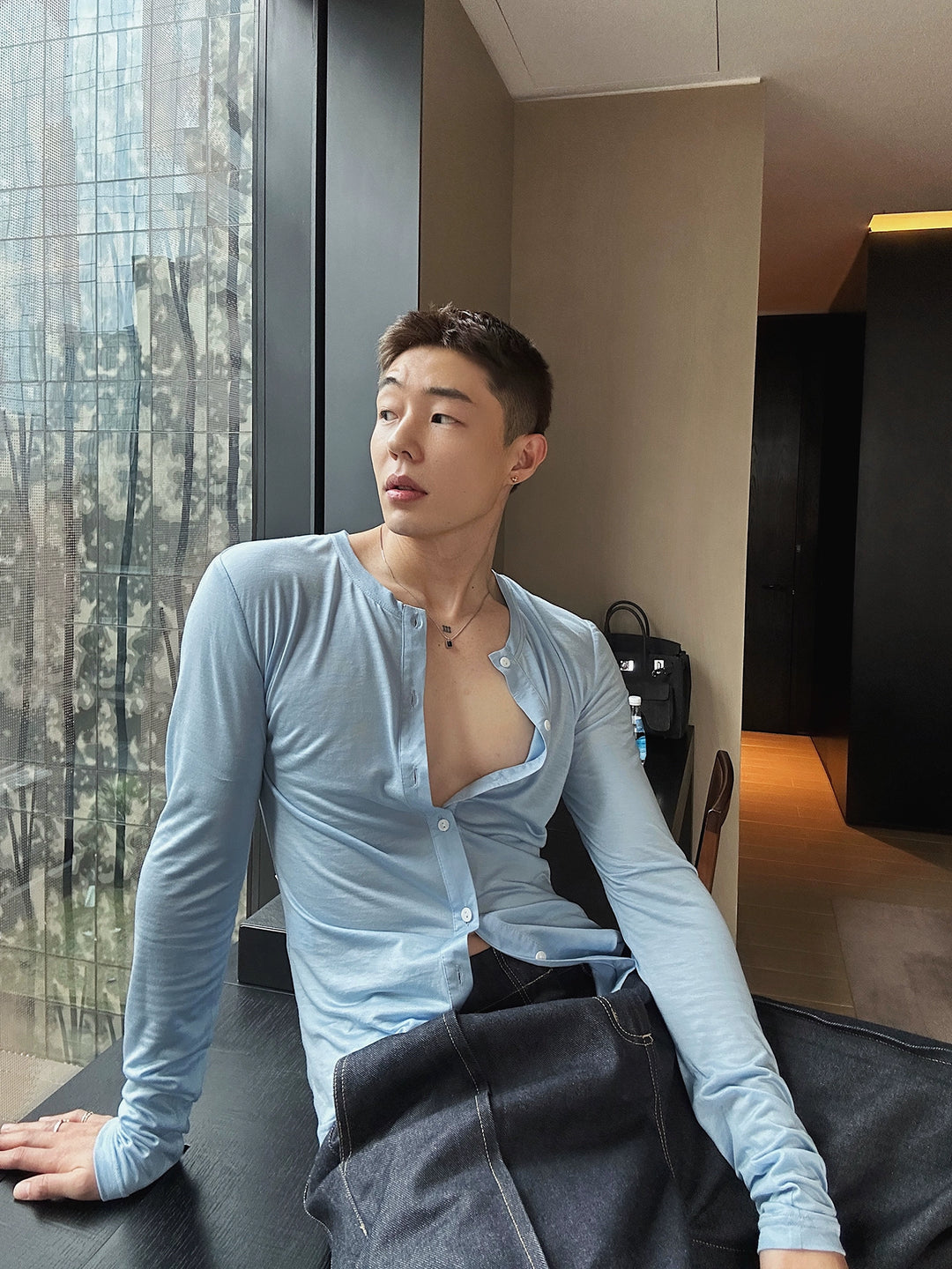 Lightweight Slim Fit Button-Up Cardigan Shirt