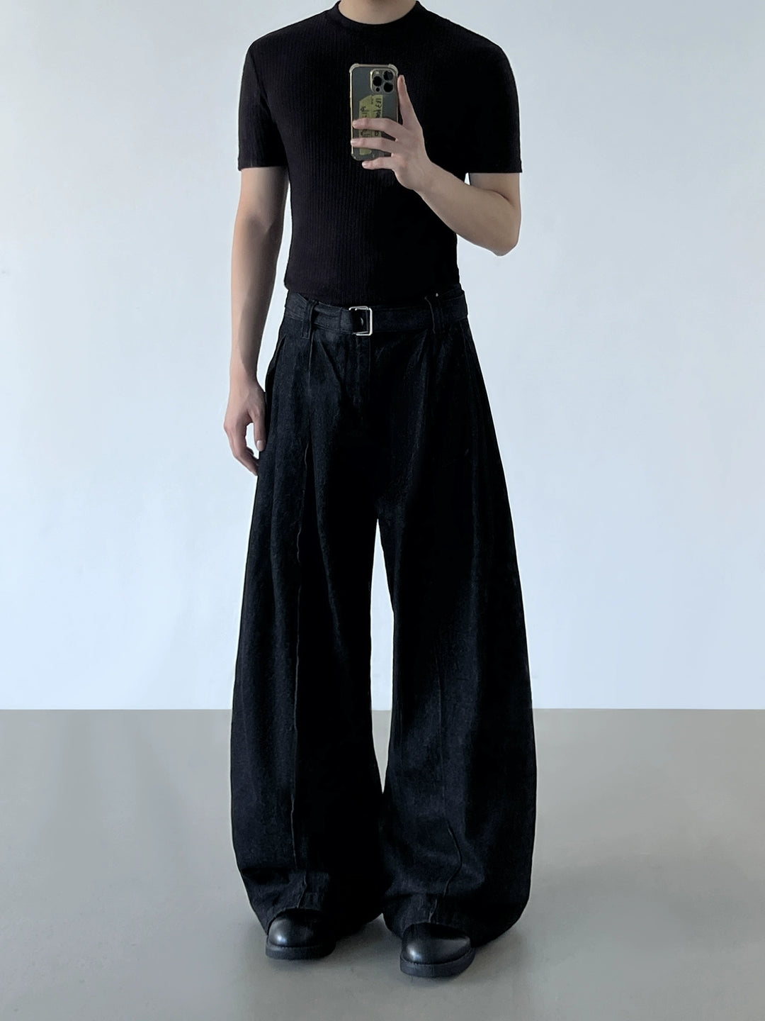 Weite, lockere Jeanshose