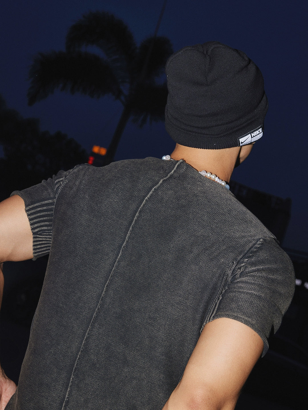 Distressed V-ringad kortärmad pullover
