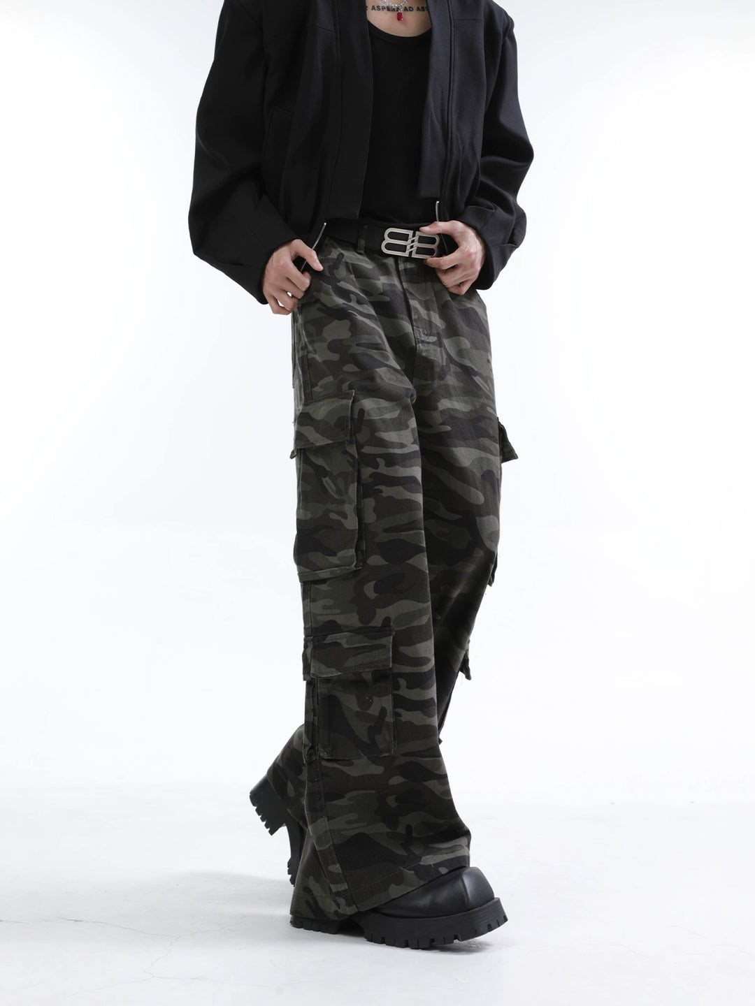 Wide-Leg Camouflage Distressed Cargo Pants