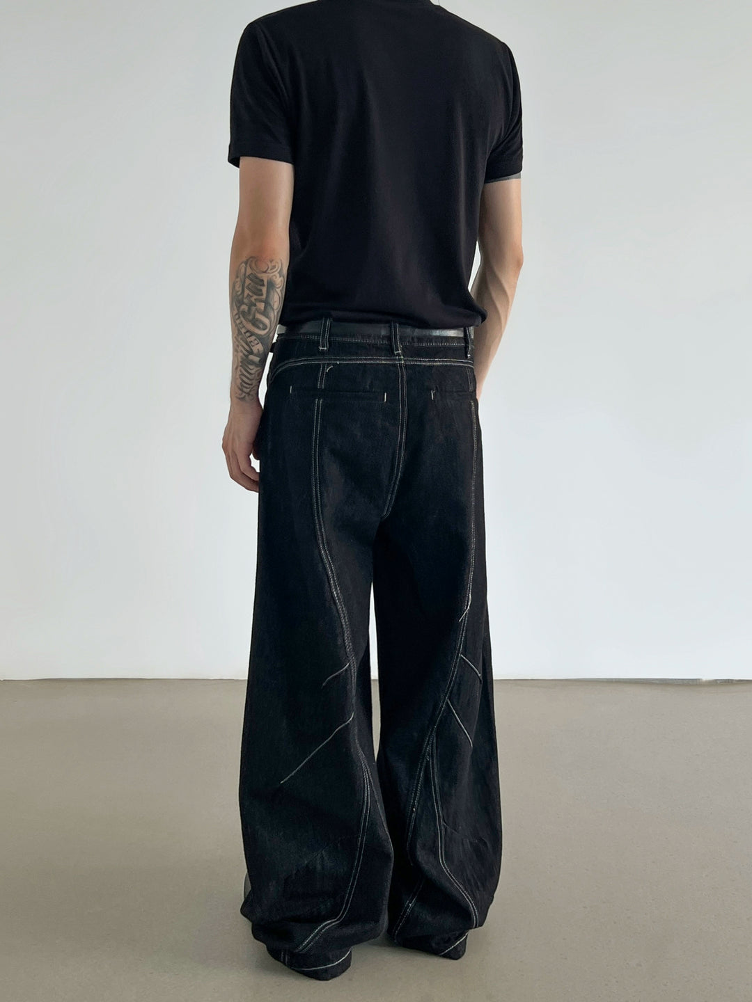 Deconstructed Wide-Leg Baggy Jeans