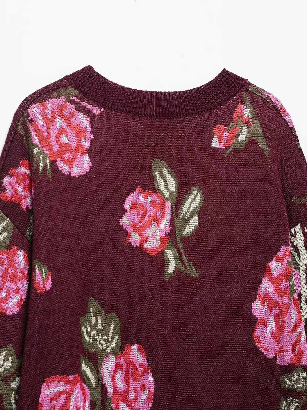 קרדיגן עם כפתורים מצמר ג'קארד פרחוני