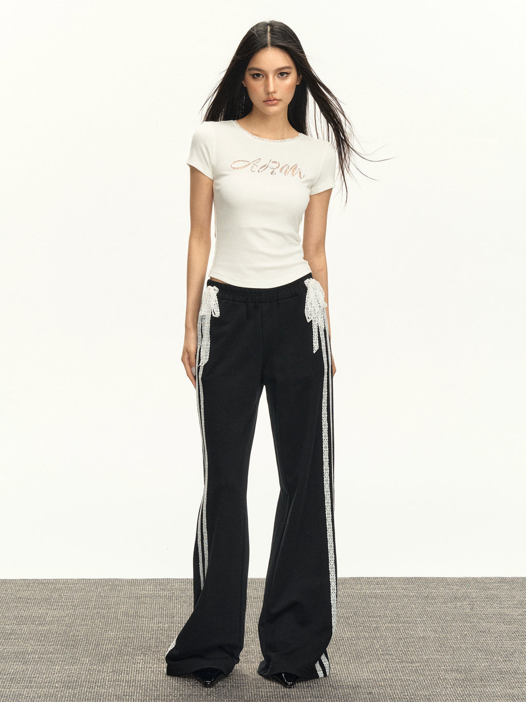 Retro Letter Lace Trim Slim T-Shirt