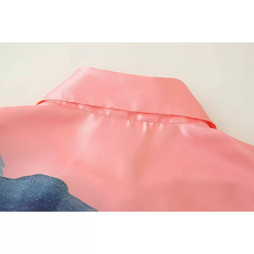 قميص بطباعة بأكمام طويلة وياقة وسروال