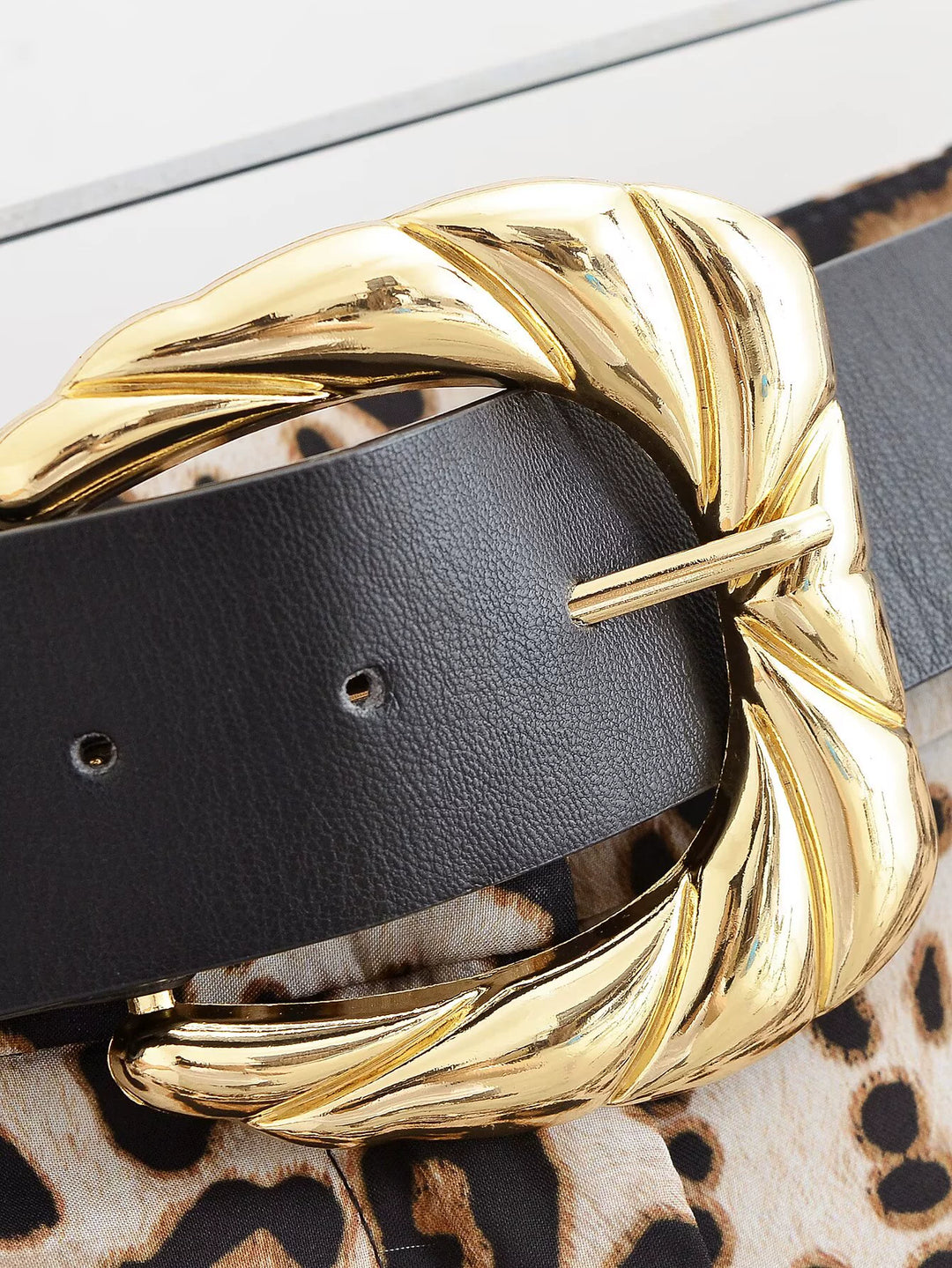 بنطلون ساتان واسع الساق بنقشة الفهد