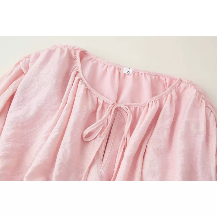 فستان مزين بالأزهار بأكمام طويلة وحزام مربوط