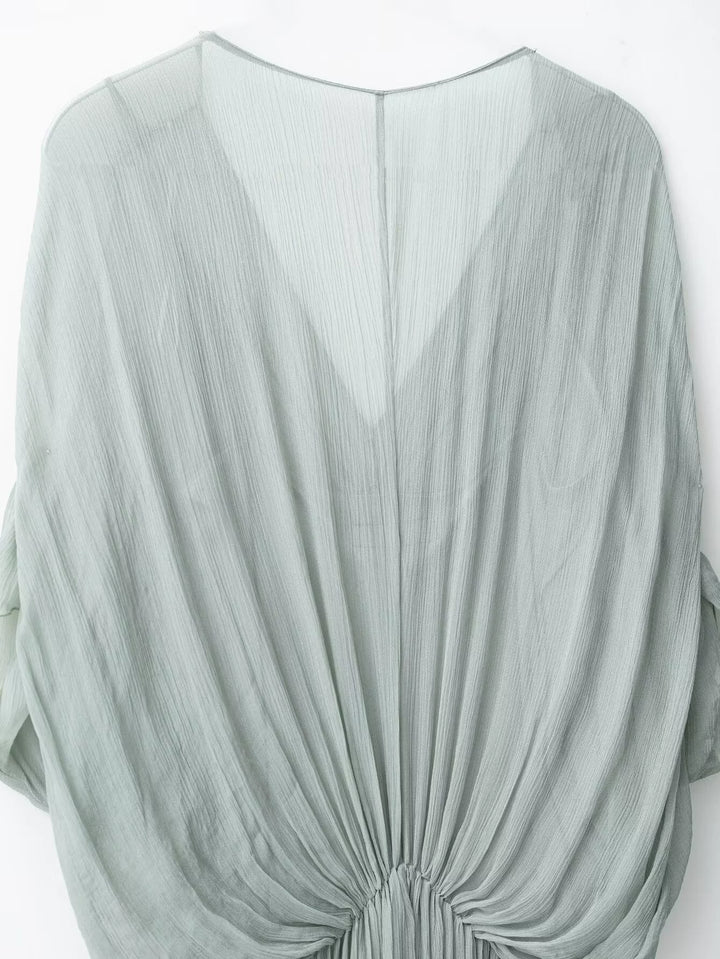 فستان شمس طويل الأكمام بقصة V مطوية