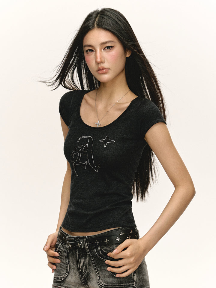 핏된 짧은 소매 스쿱 넥 티