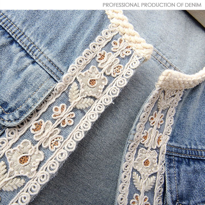 Colete Sem Mangas de Jeans com Renda de Crochê