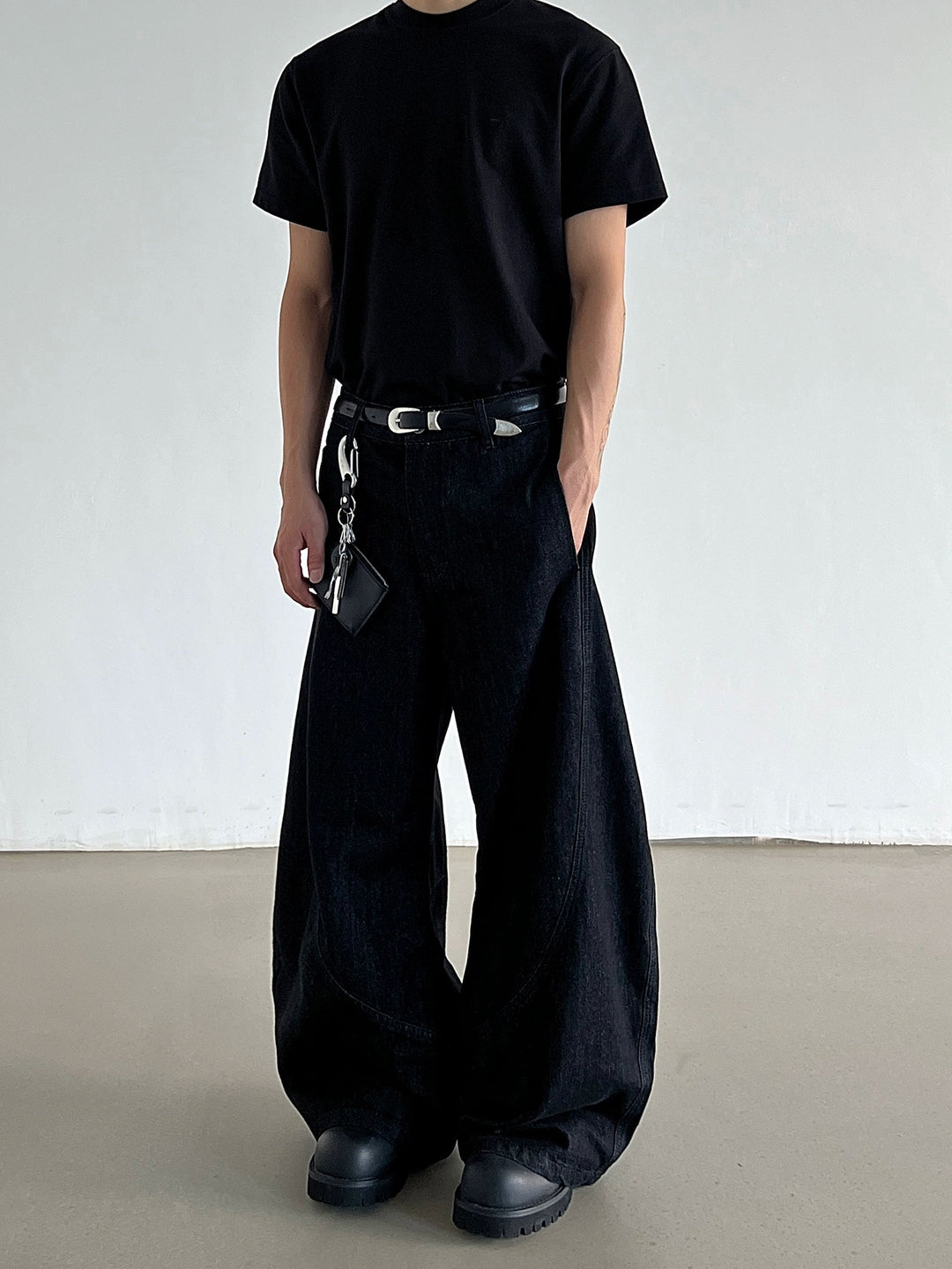 Wide-Leg Straight Scimitar Jeans
