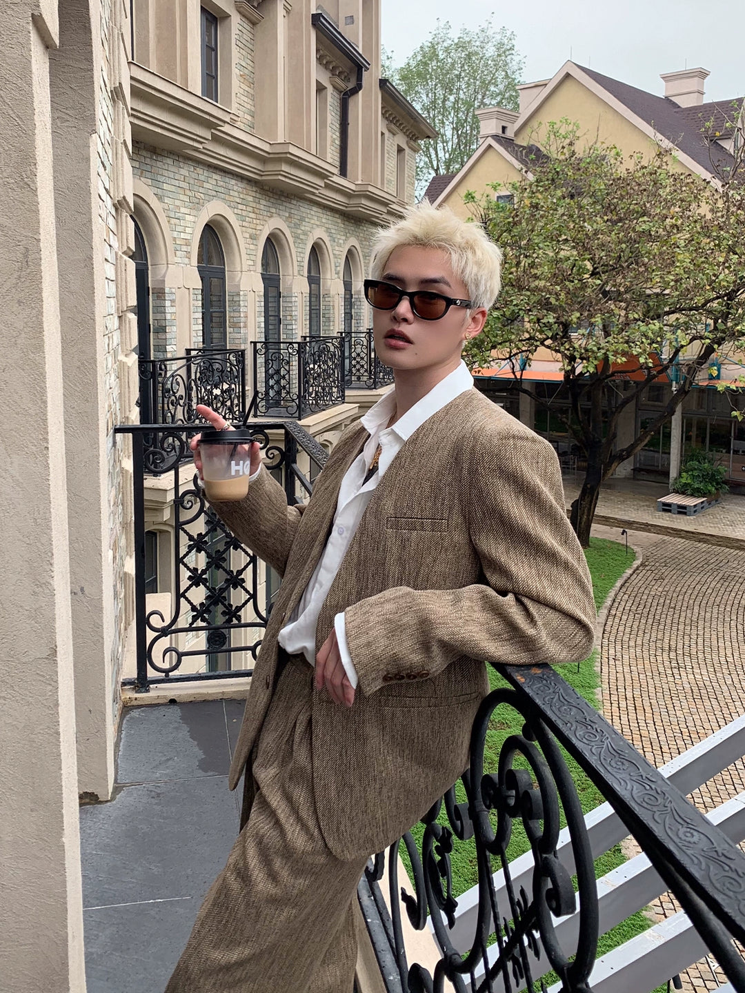 Veste de costume sans col à coupe ample et pantalon