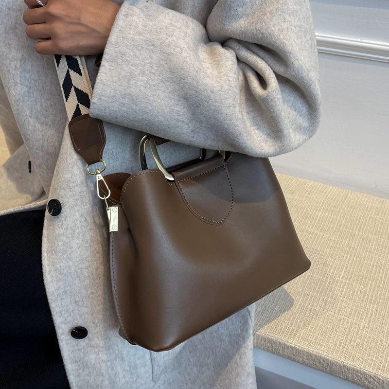 Large Capacity Bucket Shoulder Messenger Bag