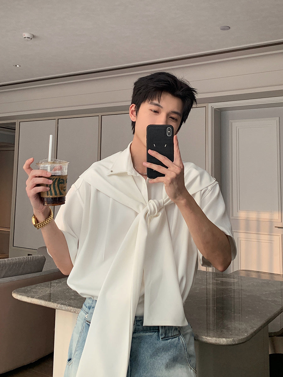 Short-sleeved Shirt with Non-detachable Cape