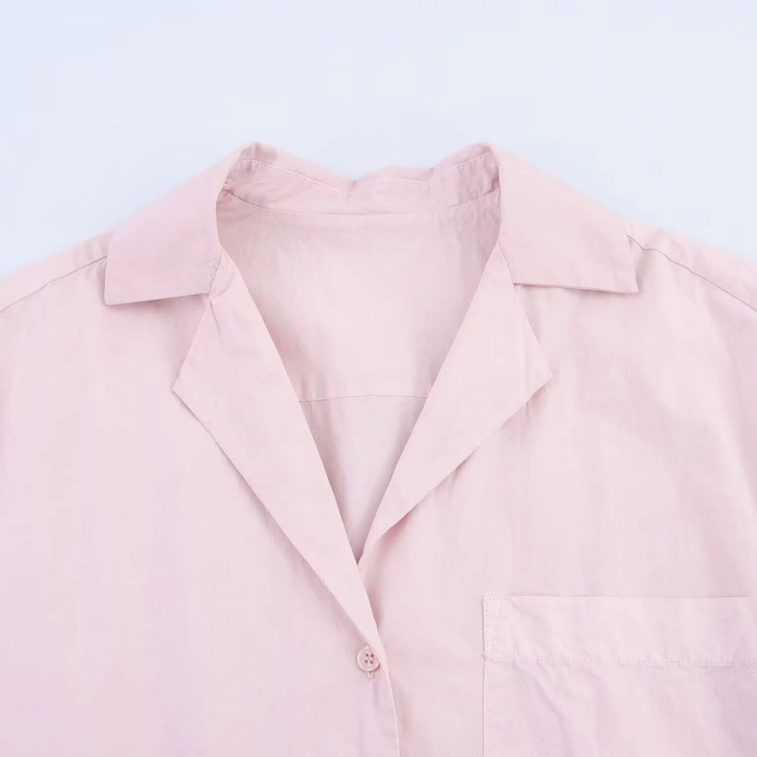 カジュアルシャツとワイドレッグパンツセット