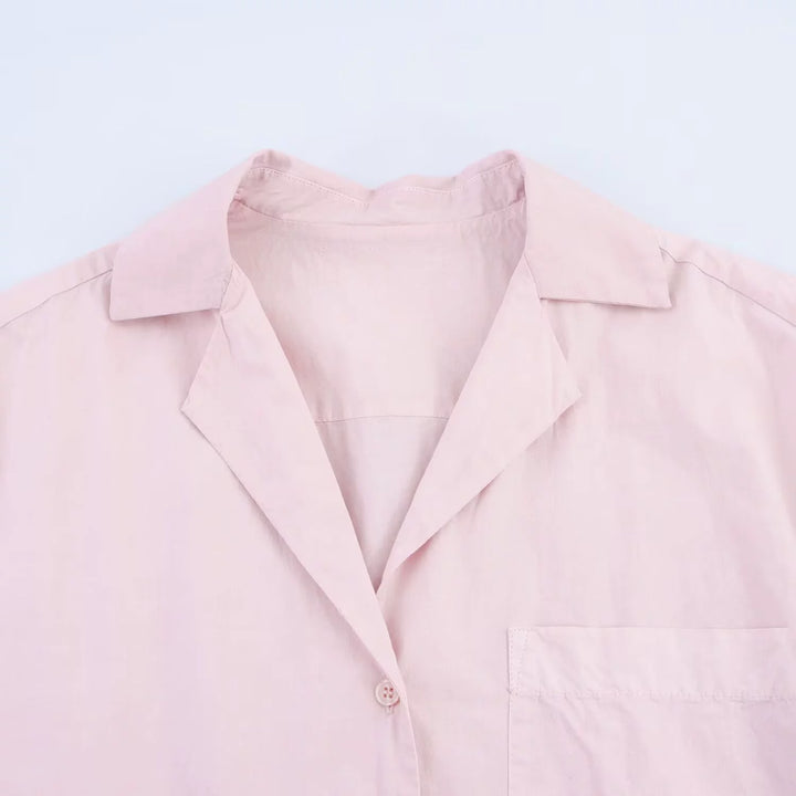 カジュアルシャツとワイドレッグパンツセット