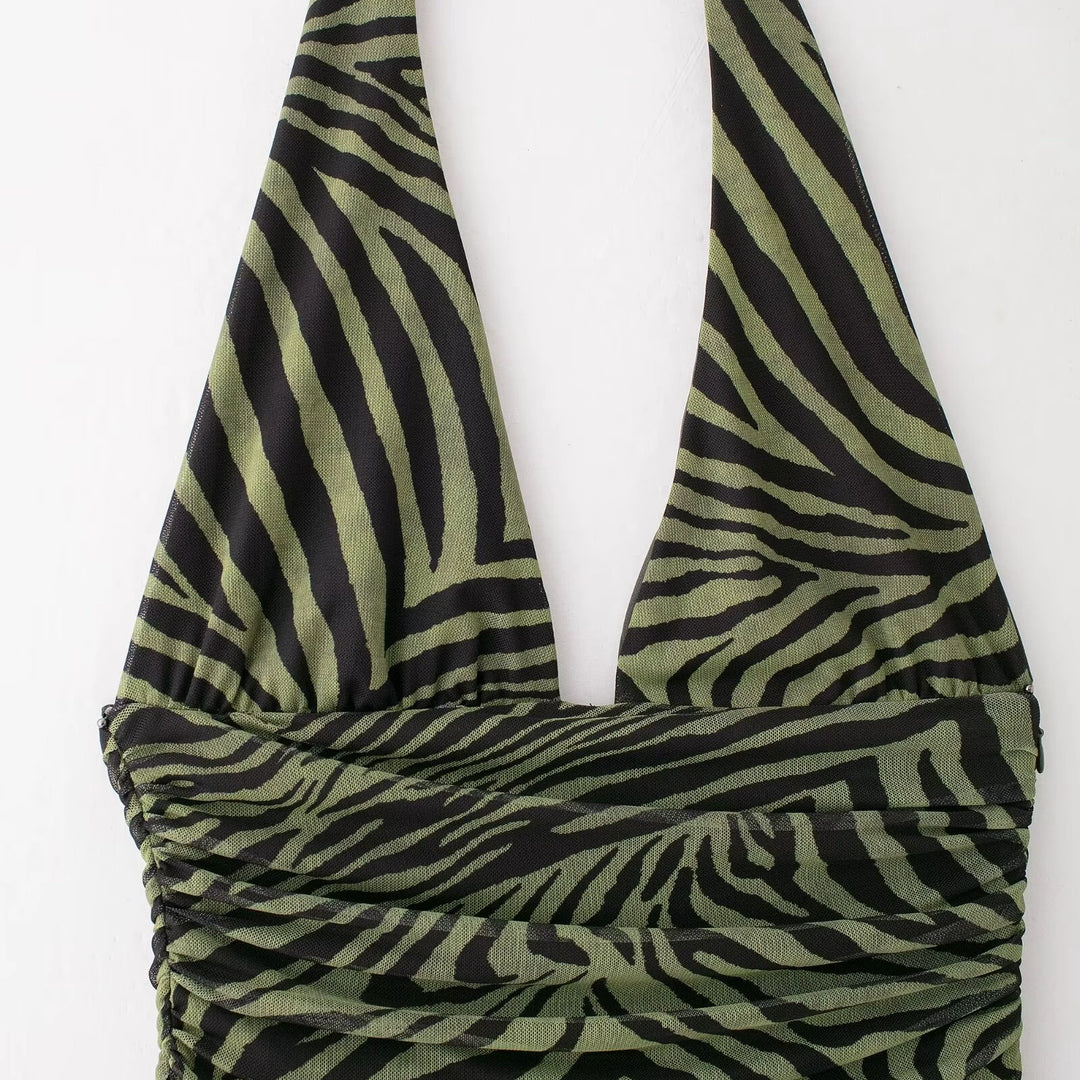 فستان هالتير من التول المطبوعة بقصة ضيقة