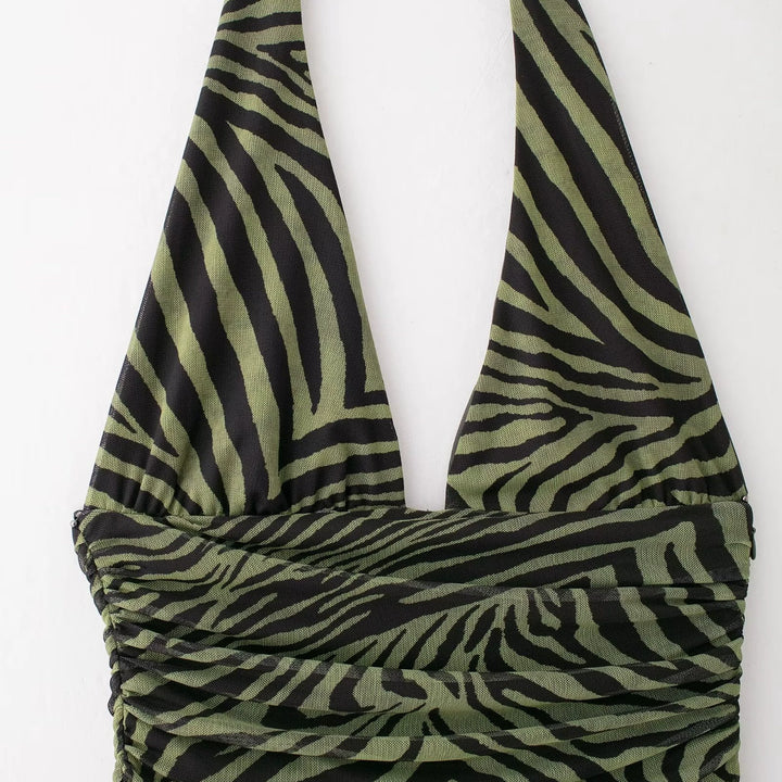 فستان هالتير من التول المطبوعة بقصة ضيقة