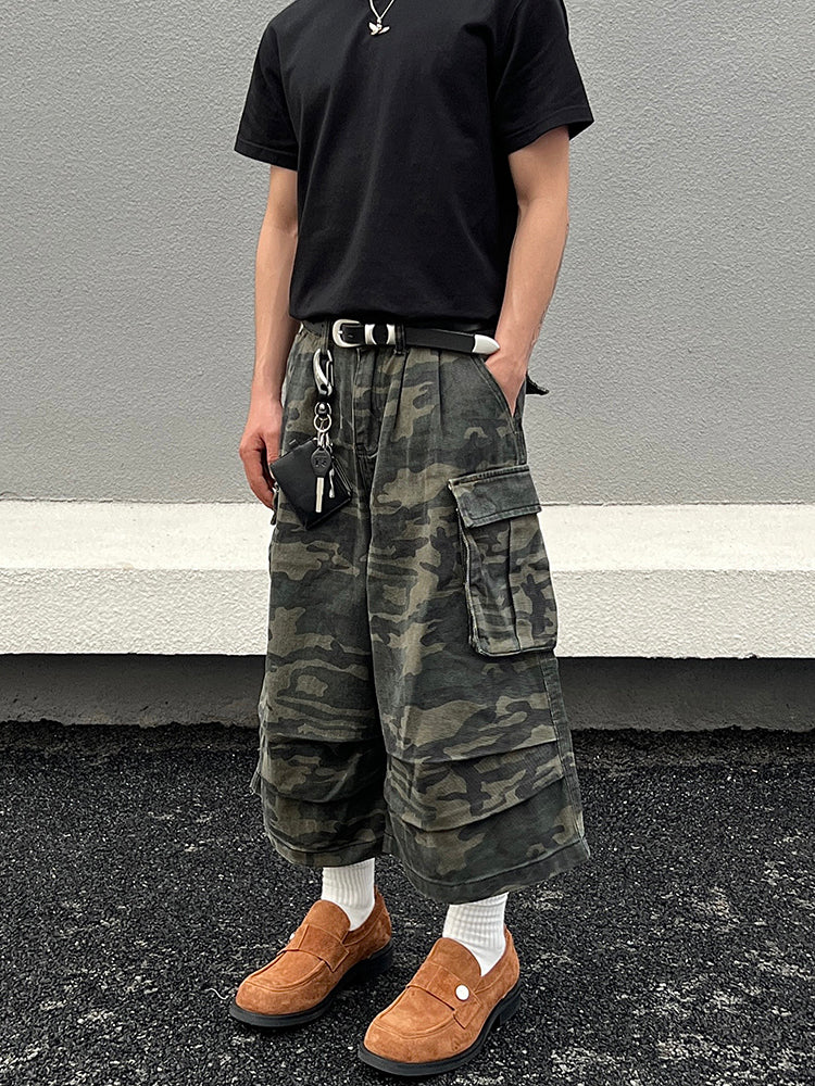 Cropped Camouflage Cargo Pants