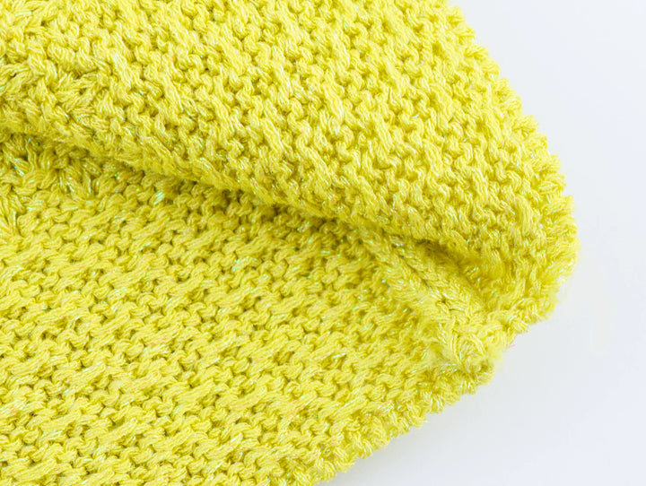 فستان صيفي محبوك نحيف مع قطع فارغة