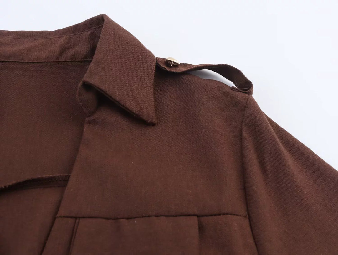 فستان قميص بأكمام طويلة مزين بحزام على شكل V