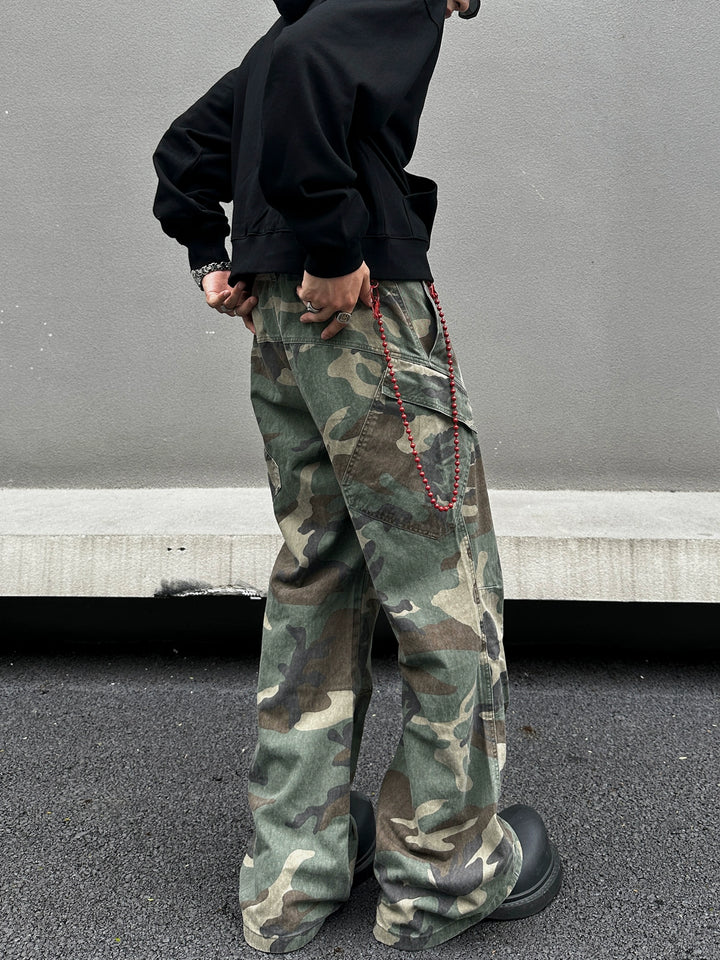 Loose Fit Camouflage Cargo Pants