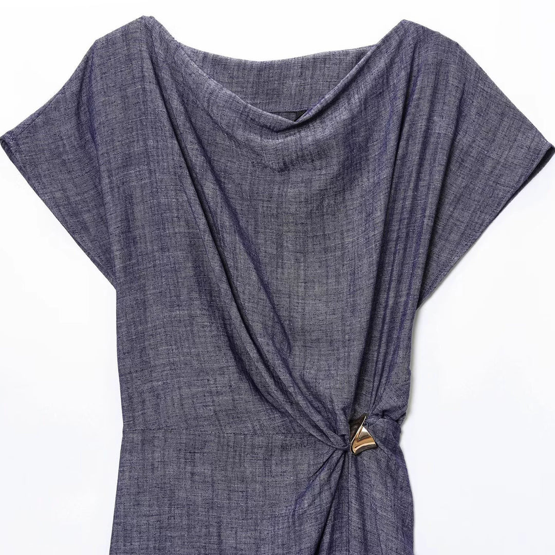 فستان ميدي مزين بتطريز ذهبي