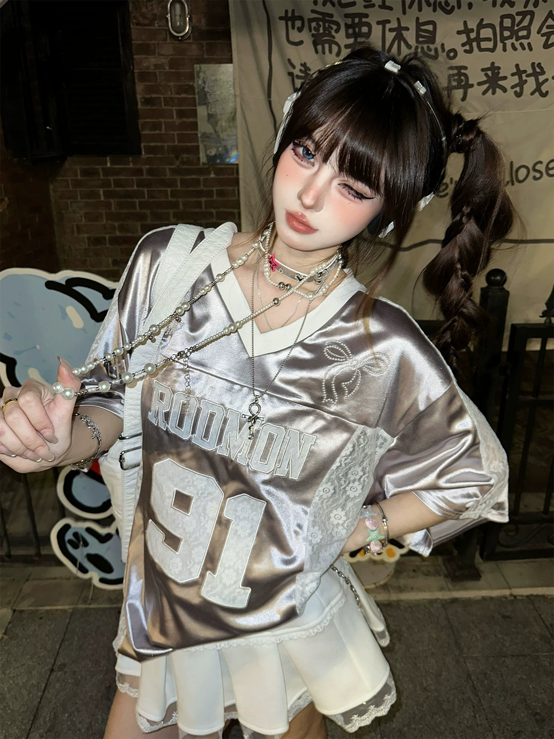 브이넥 자수 레이스 루즈 티셔츠